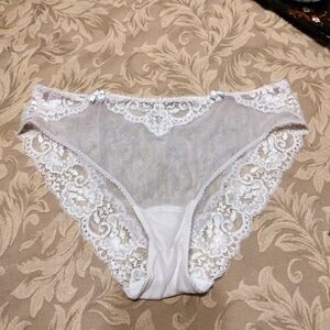 🌹🕊️🌹FWP (Reduced) VS Vtg Deadstock 90's White Sheer Mesh & Lace Panties - M